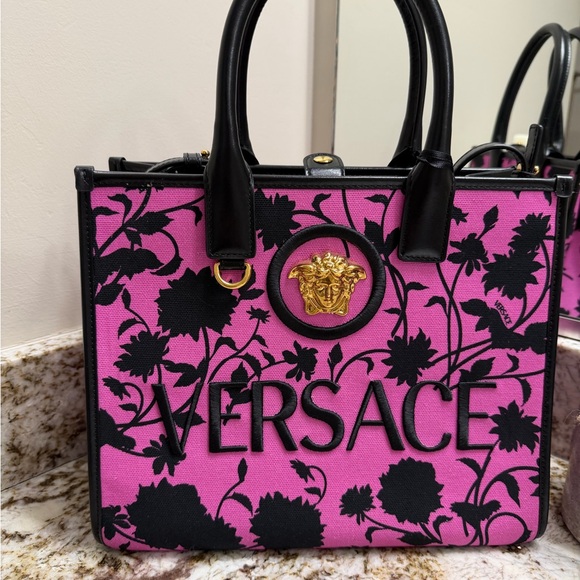 NWT- Versace Le Medusa Small 2 Way Tote- Includes Matching Silk Scarf - Picture 2 of 16
